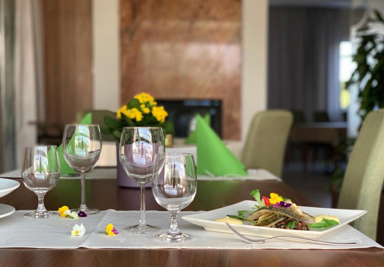 Hotel Ponteo - Activity Park Братислава Екстериор снимка