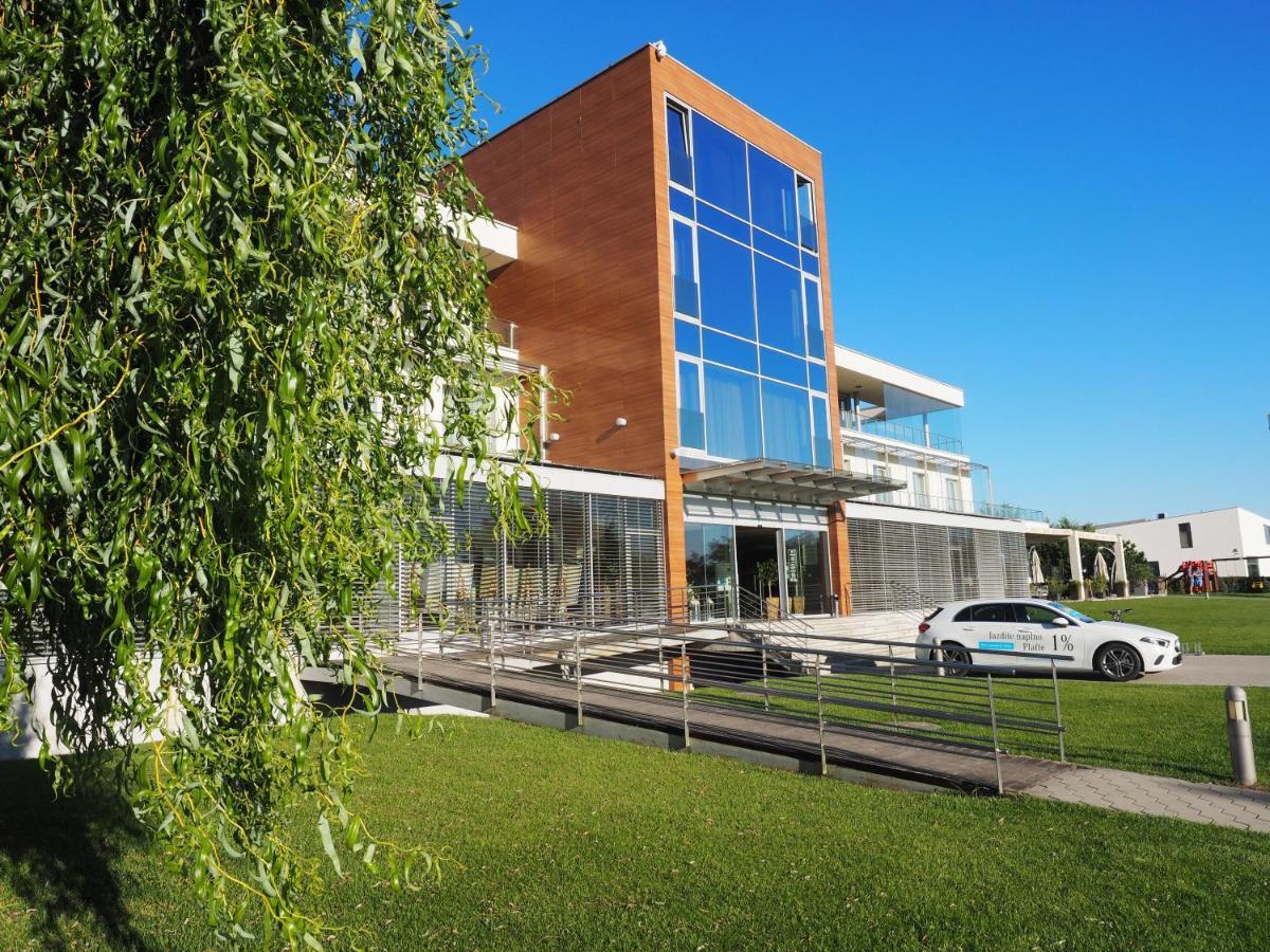 Hotel Ponteo - Activity Park Братислава Екстериор снимка