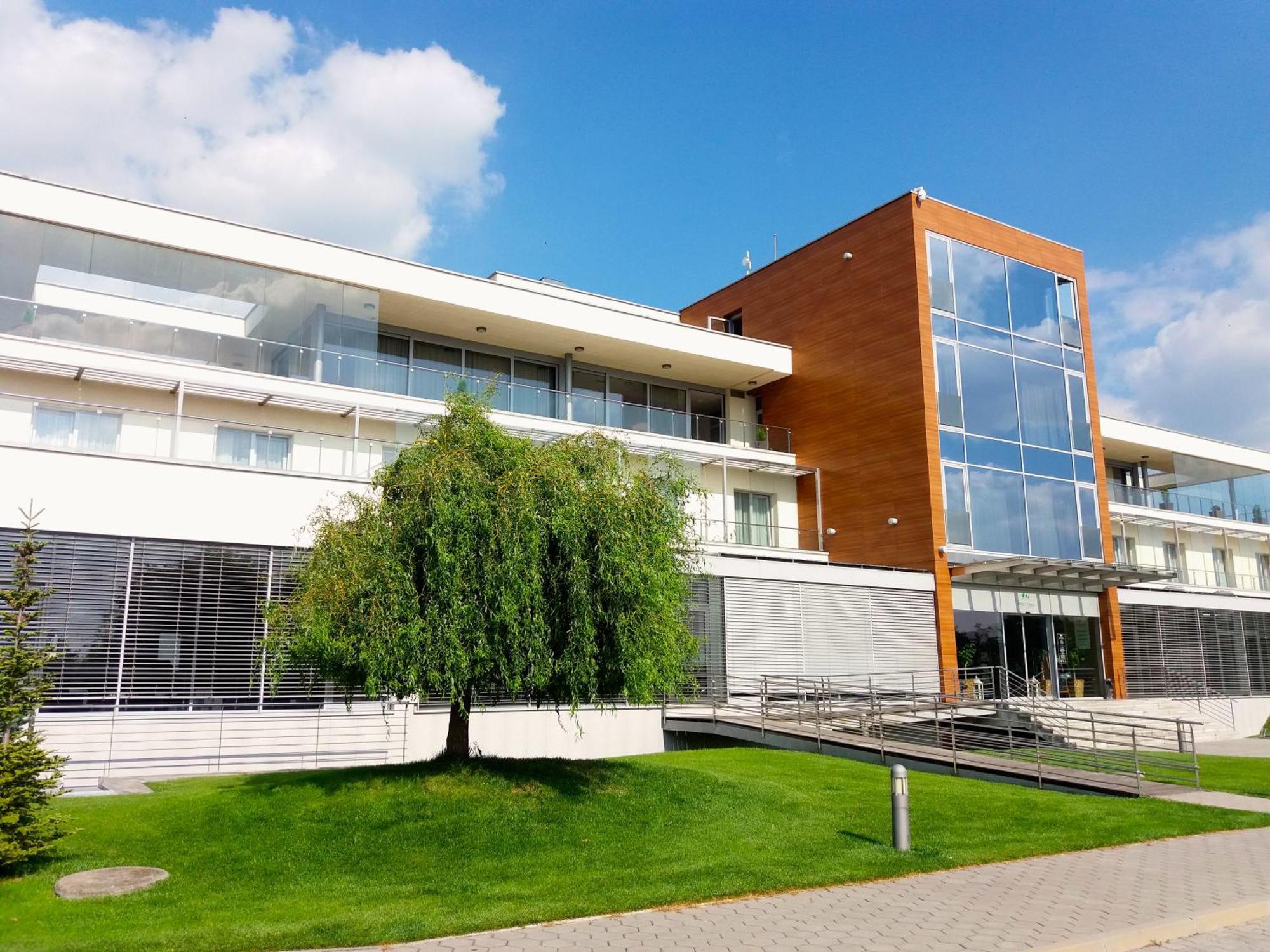 Hotel Ponteo - Activity Park Братислава Екстериор снимка