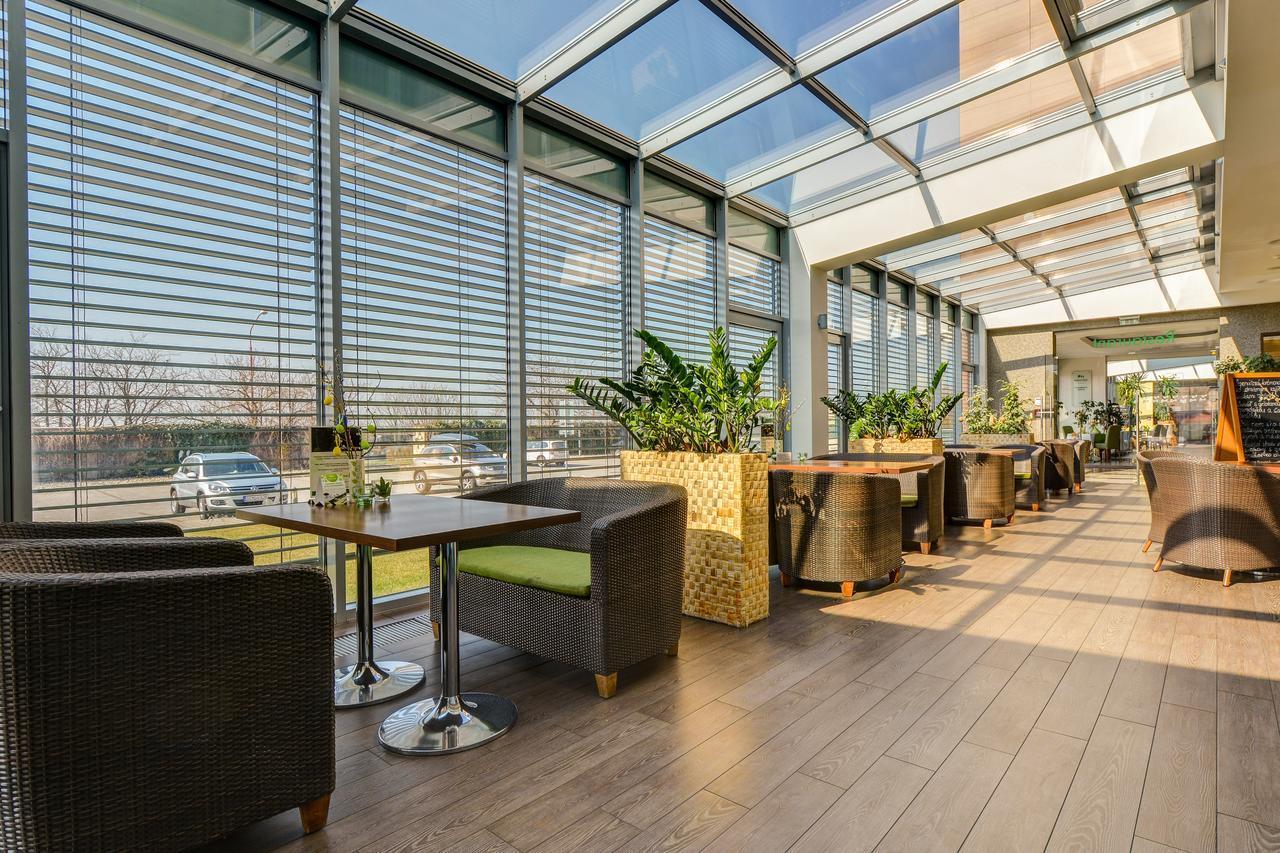 Hotel Ponteo - Activity Park Братислава Екстериор снимка